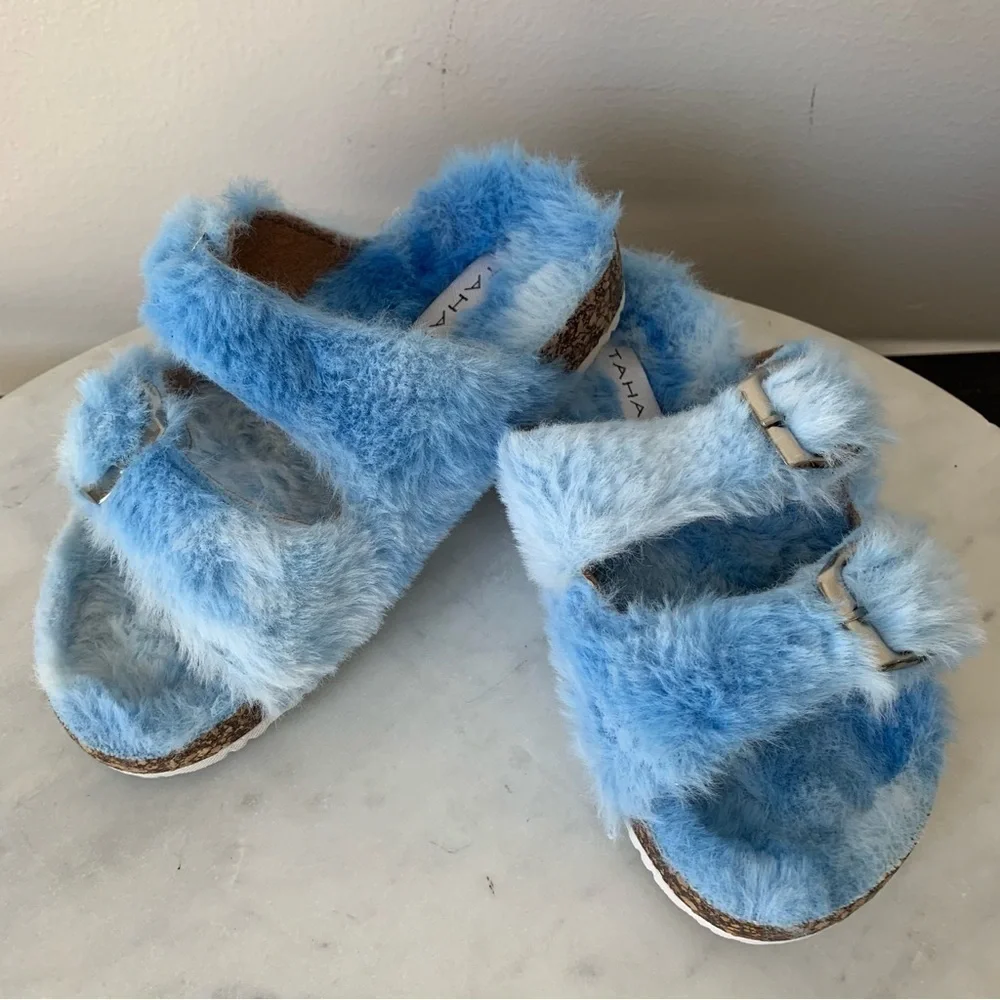 Tahari Fuzzy Blue Sandals Girls 11